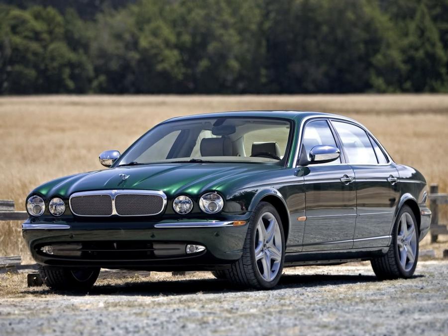  Jaguar XJ Super V8 2003 года  (фото 36 из 46)